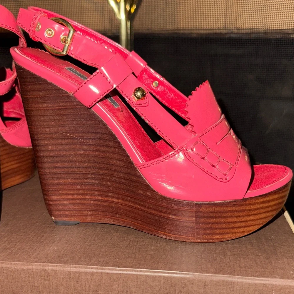 Louis Vuitton Red wooden Wedge Sandals - Picture 6 of 11